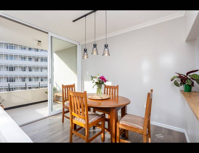 2 BEDROOM APARTMENT FOR SALE IN WYNBERG UPPER